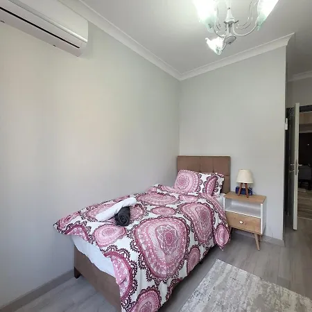 Heartwarming 3-br Apt W Wi-fi5acsplayground