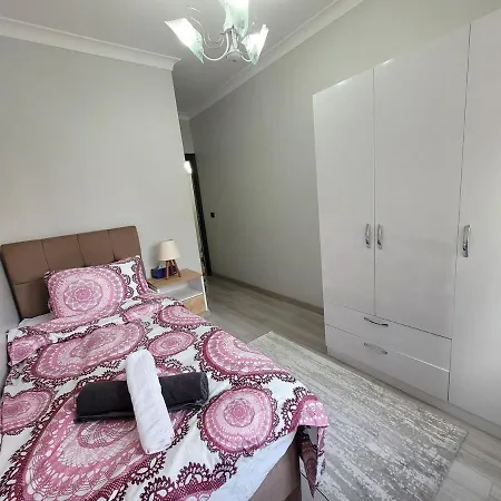Heartwarming 3-br Apt W Wi-fi5acsplayground 伊斯坦布尔
