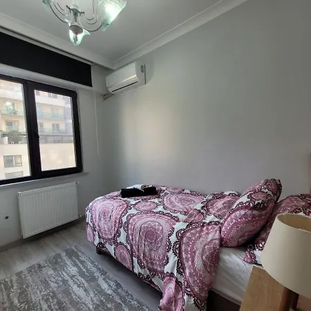 Heartwarming 3-br Apt W Wi-fi5acsplayground Lägenhet *